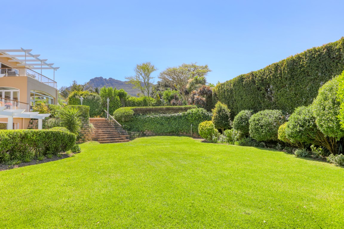 5 Bedroom Property for Sale in Constantia Western Cape